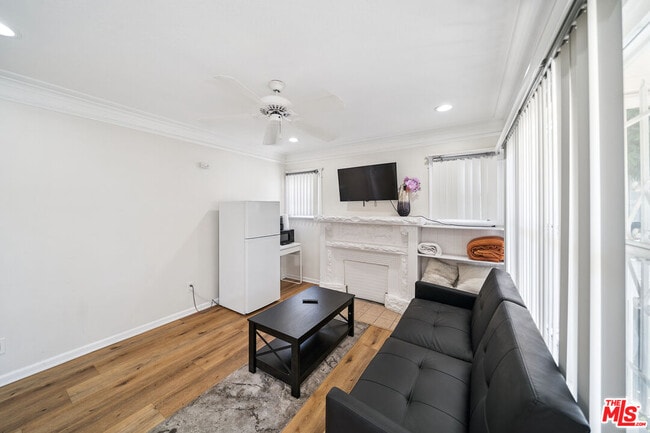 1165 W 38th St in Los Angeles, CA - Building Photo - Building Photo