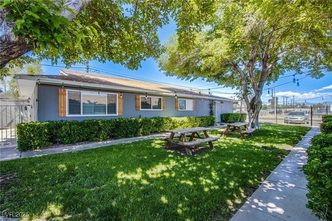 5009 Evergreen Ave in Las Vegas, NV - Building Photo - Building Photo