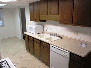 203 S Regency Dr in Bloomington, IL - Building Photo - Building Photo