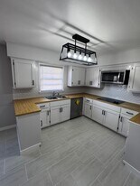 2034 Hycrest Dr in Broken Arrow, OK - Building Photo