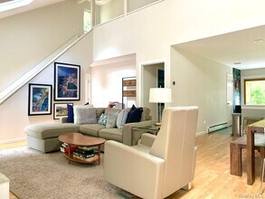 61 Kings Point Rd in East Hampton, NY - Building Photo - Building Photo