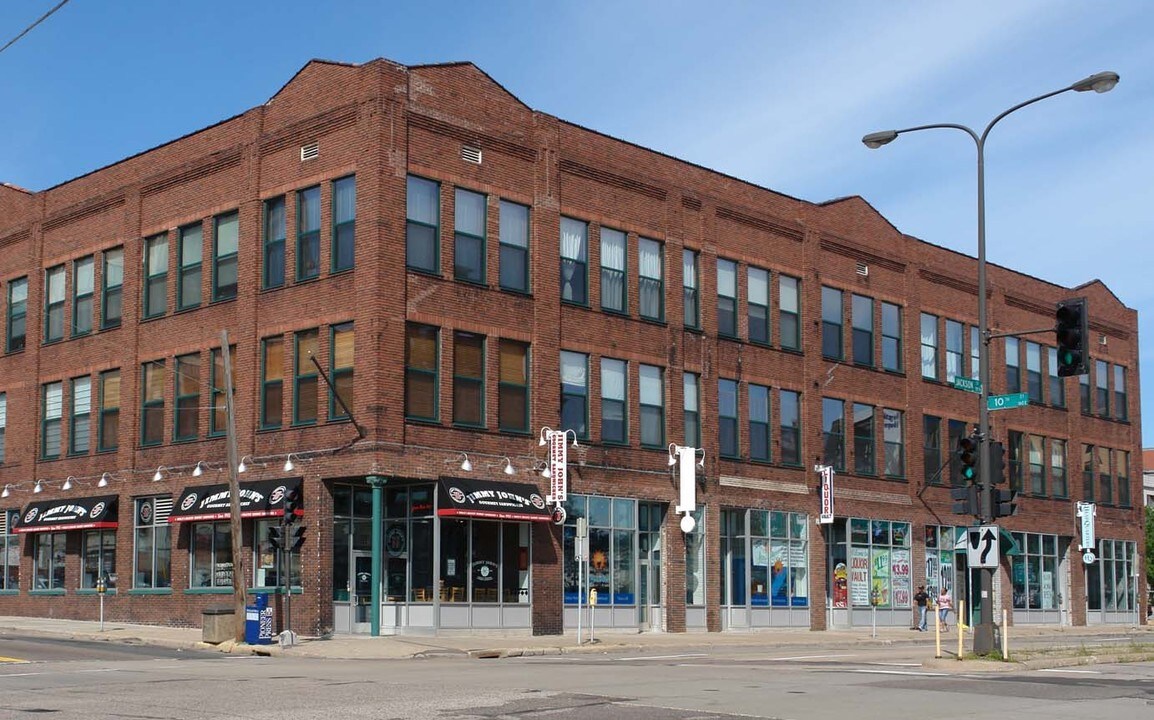 523 Jackson St in St. Paul, MN - Building Photo