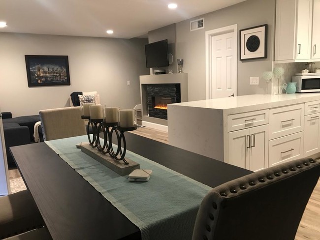 828 S Falcon St, Unit D in Anaheim, CA - Building Photo - Building Photo