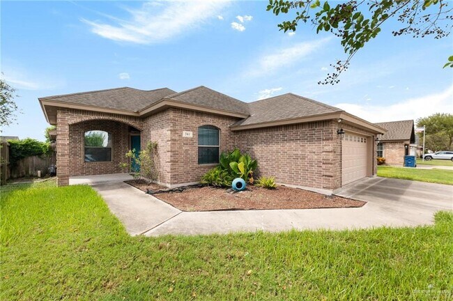 25 Independence Ave in San Benito, TX - Foto de edificio - Building Photo