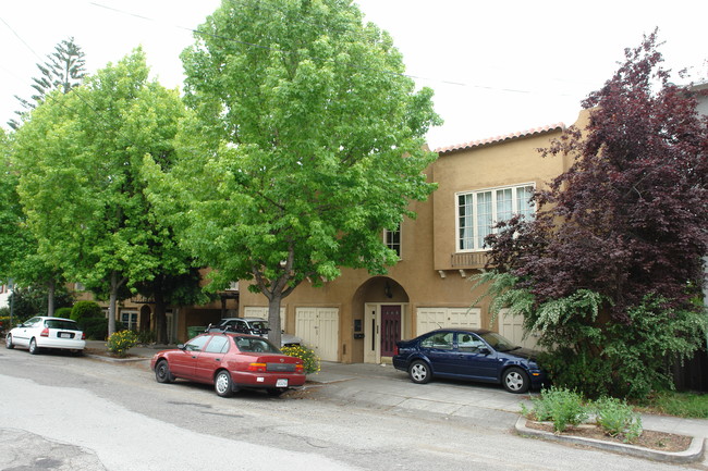 1682-1688 Scenic Ave in Berkeley, CA - Foto de edificio - Building Photo