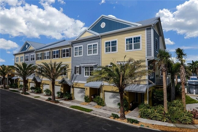 3228 Moorings Dr S in St. Petersburg, FL - Building Photo - Building Photo