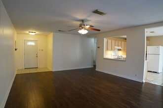 10022 Sandbrook Hl in San Antonio, TX - Building Photo - Building Photo