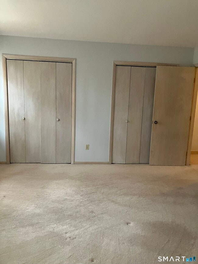 223 Deer Run in Shelton, CT - Building Photo - Building Photo