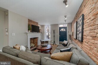 2517 Fleet St in Baltimore, MD - Building Photo - Building Photo