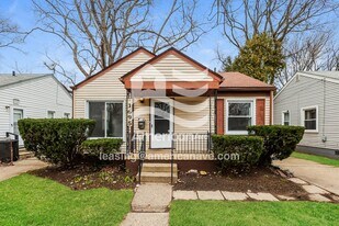 1695 Moorhouse St in Ferndale, MI - Building Photo