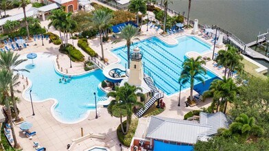 5604 Skimmer Dr in Apollo Beach, FL - Foto de edificio - Building Photo