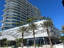 17550 Collins Ave, Unit 1604 in Sunny Isles Beach, FL - Building Photo