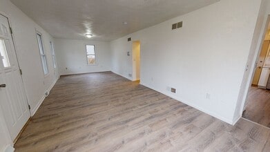 8026 Gladstone Dr in Wendel, PA - Building Photo - Building Photo