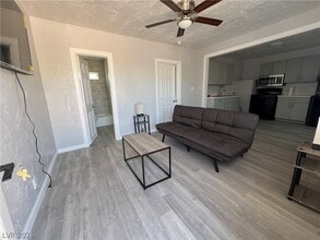 1401 S Casino Center Blvd in Las Vegas, NV - Foto de edificio - Building Photo