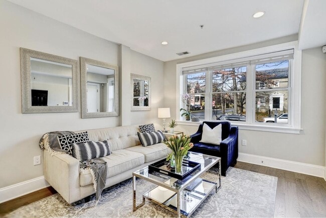 property at 3918 W St NW