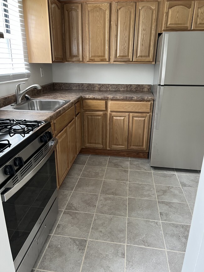 Park Brook Gardens in Middlesex, NJ - Foto de edificio - Building Photo