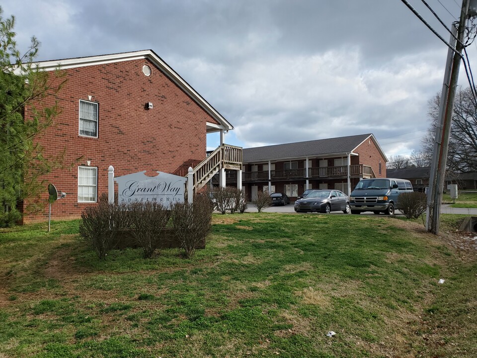 1147 Grant Way in Bowling Green, KY - Building Photo