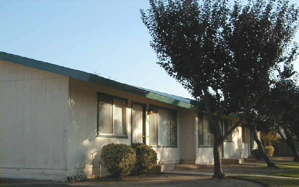 2318 E Clinton Ave in Fresno, CA - Building Photo - Building Photo