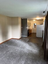 1008 S Eugene St in Grand Island, NE - Building Photo - Building Photo