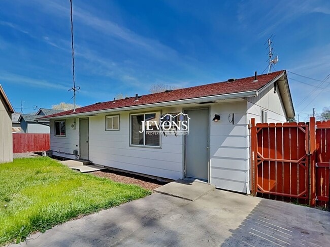 1418 Cornell Ave in Yakima, WA - Building Photo - Building Photo