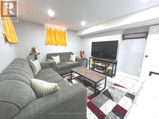 property at 11 Queen St S