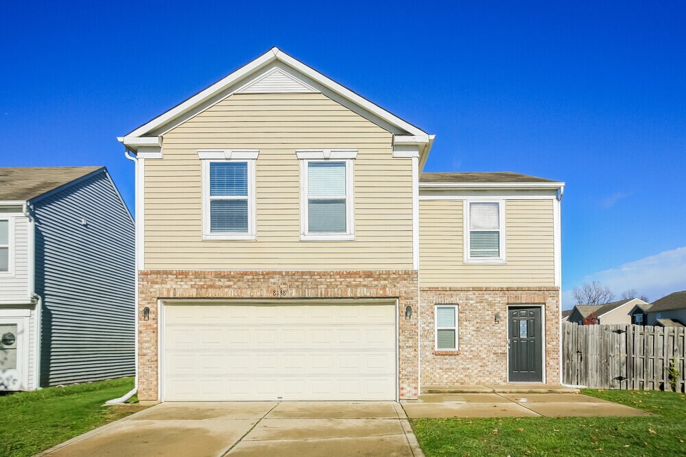 8138 States Bend Dr in Indianapolis, IN - Building Photo
