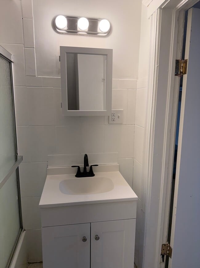 575 Market St, Unit 3