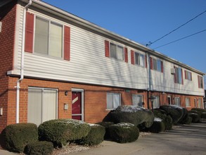 Lady and Lord Baltimore Apartments in New Baltimore, MI - Foto de edificio - Building Photo