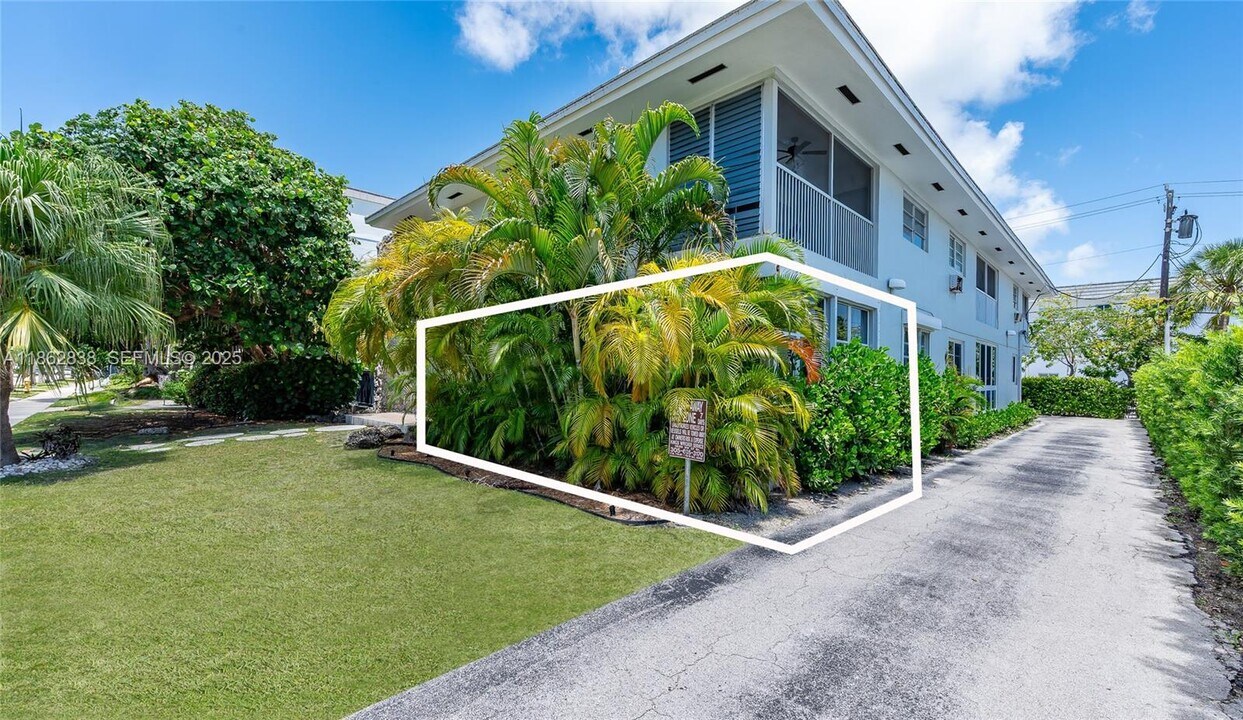 195 Sunrise Dr in Key Biscayne, FL - Building Photo