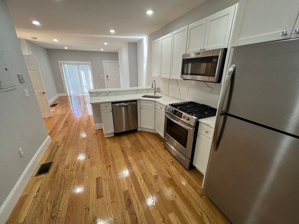 121 Oxford St, Unit 372-2 in Cambridge, MA - Foto de edificio