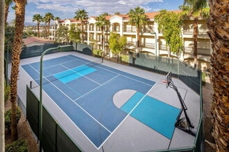 5625 W Tropicana Ave in Las Vegas, NV - Building Photo - Building Photo