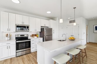 The Approach at Summit Park in Blue Ash, OH - Foto de edificio - Building Photo