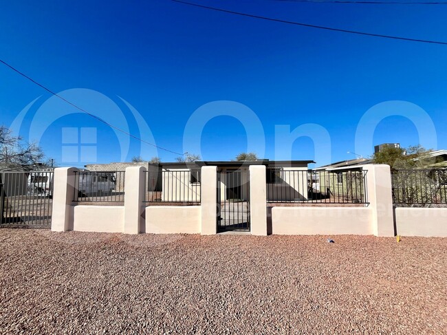 property at 1416 S Highland Ave