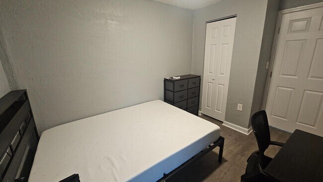 1902 Mc Millan St in Jacksonville, FL - Building Photo - Building Photo