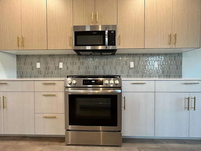property at 4932 S Amorita Ave