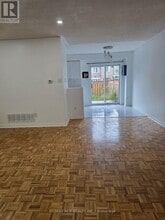 104 Sunfield Rd in Toronto, ON - Building Photo - Building Photo