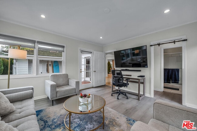 property at 535 Winslow Ave