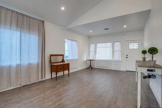 356 W 15th St in San Pedro, CA - Building Photo - Building Photo