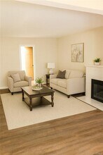 13121 Shasta Way in Santa Ana, CA - Building Photo - Building Photo