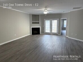 140 Oak Towne Dr in Greenville, NC - Foto de edificio - Building Photo