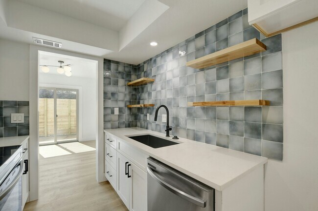 property at 1206 Hollow Creek Dr