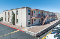 Wallington Plaza Apartment Homes in El Paso, TX - Building Photo - Building Photo