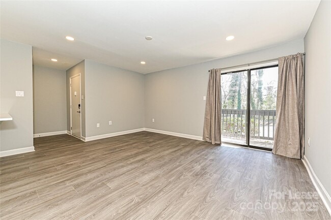 5020 Sardis Rd in Charlotte, NC - Building Photo - Building Photo