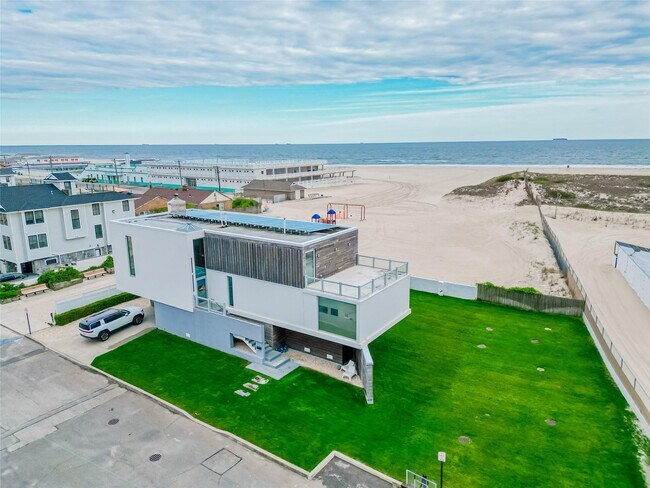 property at 2139 Pacific Blvd