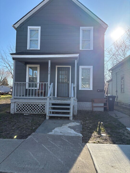 3259 W 48th St in Cleveland, OH - Foto de edificio