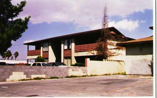 1940 Yale St in North Las Vegas, NV - Foto de edificio