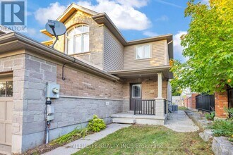 51 Laughland Ln in Guelph, ON - Building Photo - Building Photo