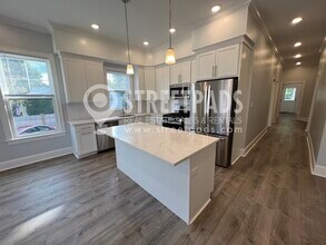 134 Franklin St, Unit 2 in Boston, MA - Building Photo - Building Photo