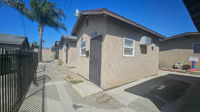 13455 1/2 Filmore St in Los Angeles, CA - Building Photo - Building Photo