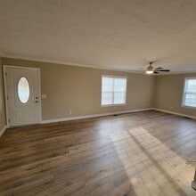 8095 Nashville Hwy in Baxter, TN - Building Photo - Building Photo